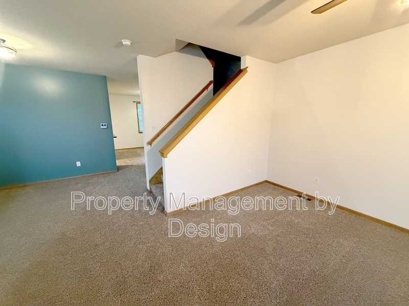 1005 Ne Kamies Ln - Photo 5 of 13