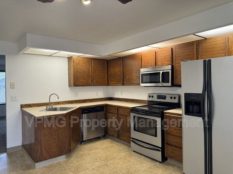 5415 Ne 34th St - Photo 5 of 13