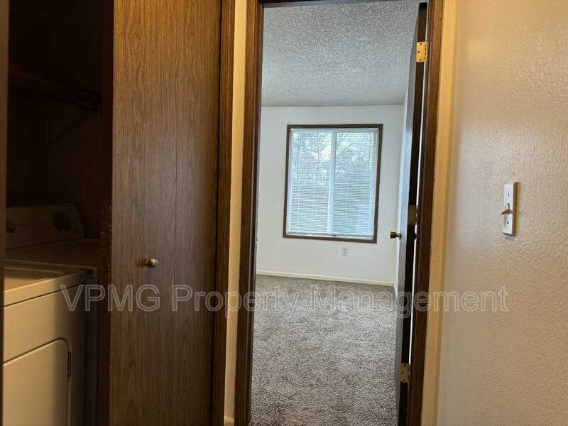 5415 Ne 34th St - Photo 6 of 13