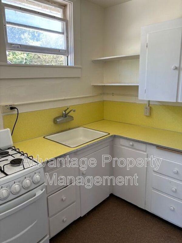 335 Nw 10th St #10th335-1 - Photo 2 of 5