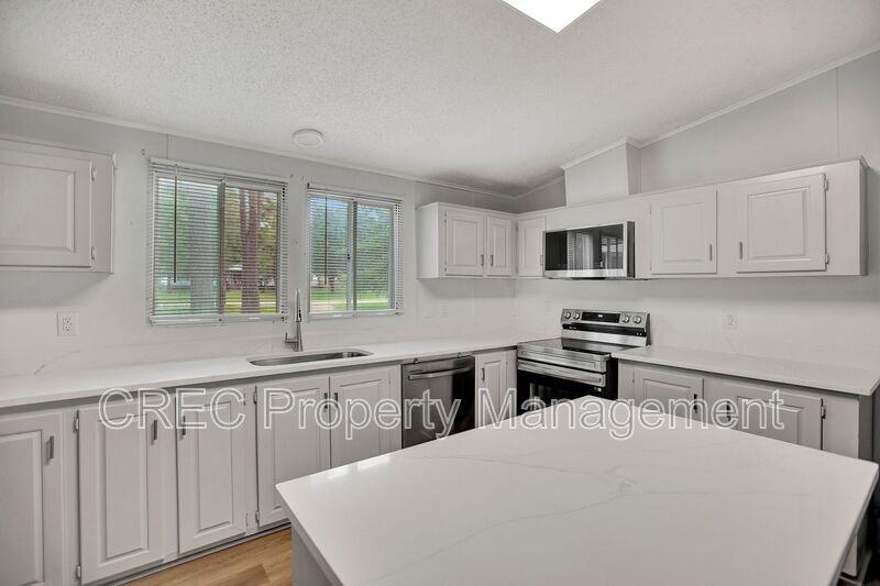 405 Vine St - Photo 4 of 28