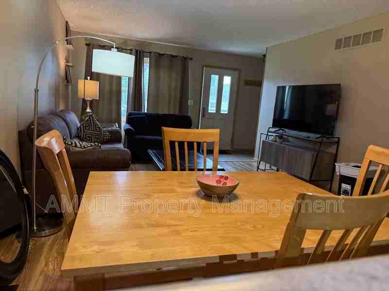 145 Birch Ct - Photo 2 of 9