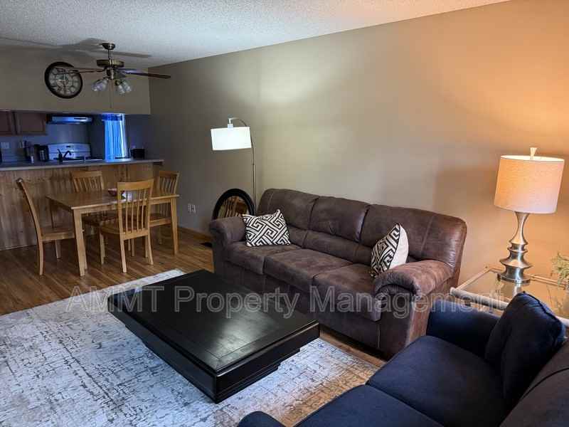 145 Birch Ct - Photo 3 of 9
