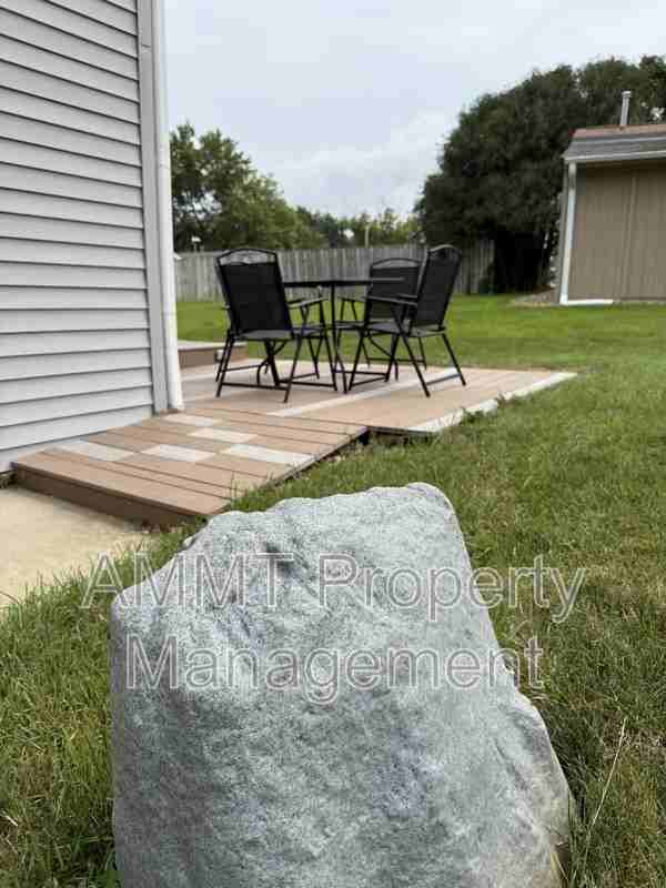 145 Birch Ct - Photo 5 of 9
