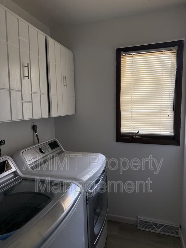 608 S Garnavillo St - Photo 5 of 7