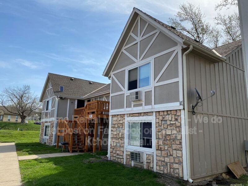 551 N Somerset Ter #A - Photo 3 of 20