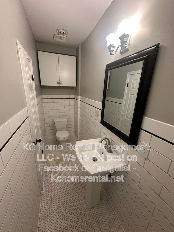 3631 Pennsylvania Ave - Photo 4 of 41