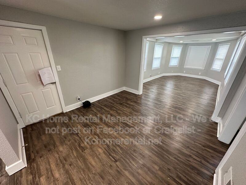 127 W 85th St - Photo 6 of 34