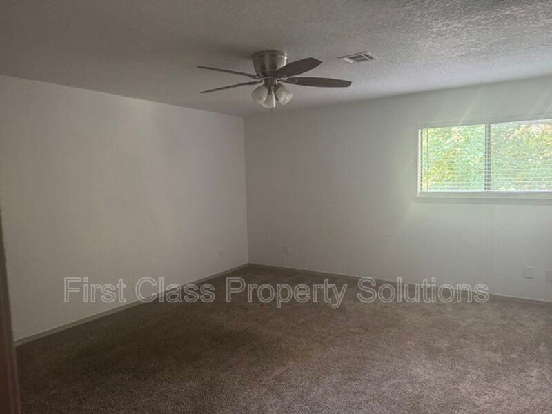 1404 Mary Lee Ln - Photo 6 of 17