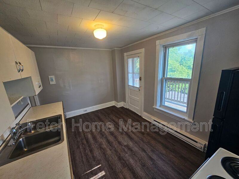 2534 Derry St #2 - Photo 4 of 13