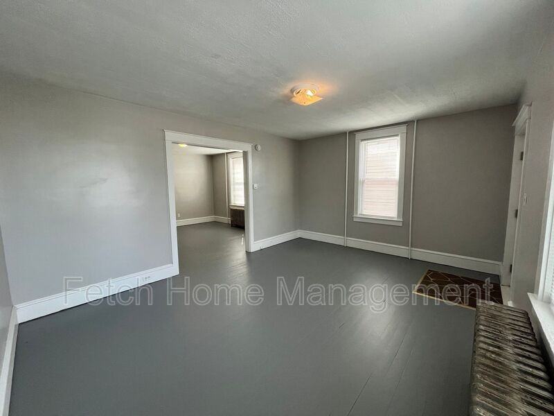 23 S Custer Ave - Photo 3 of 21