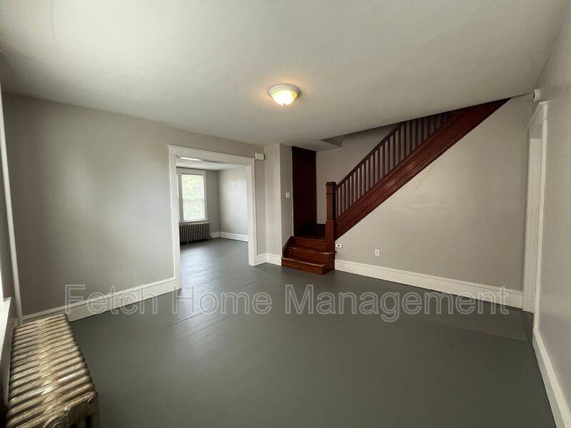 23 S Custer Ave - Photo 4 of 21