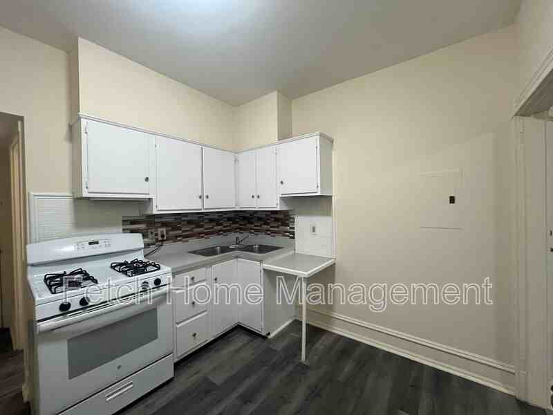 736 E King St #3 - Photo 4 of 6