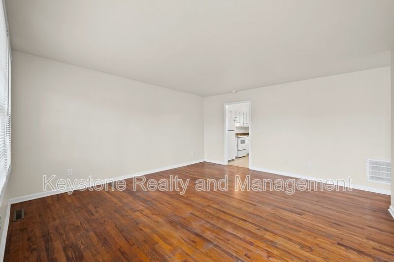 109 Holley St #B - Photo 3 of 12
