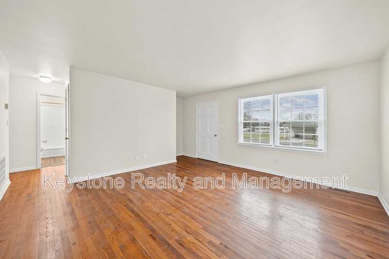 109 Holley St #B - Photo 4 of 12