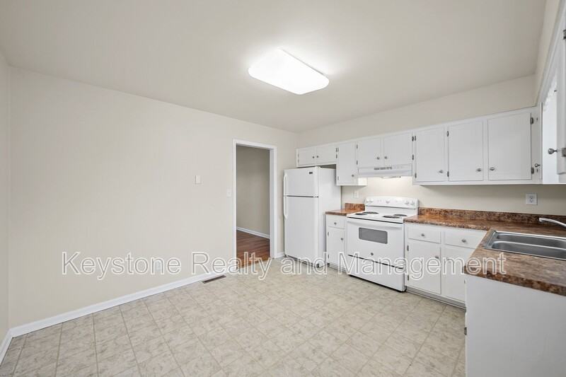 109 Holley St #B - Photo 7 of 12