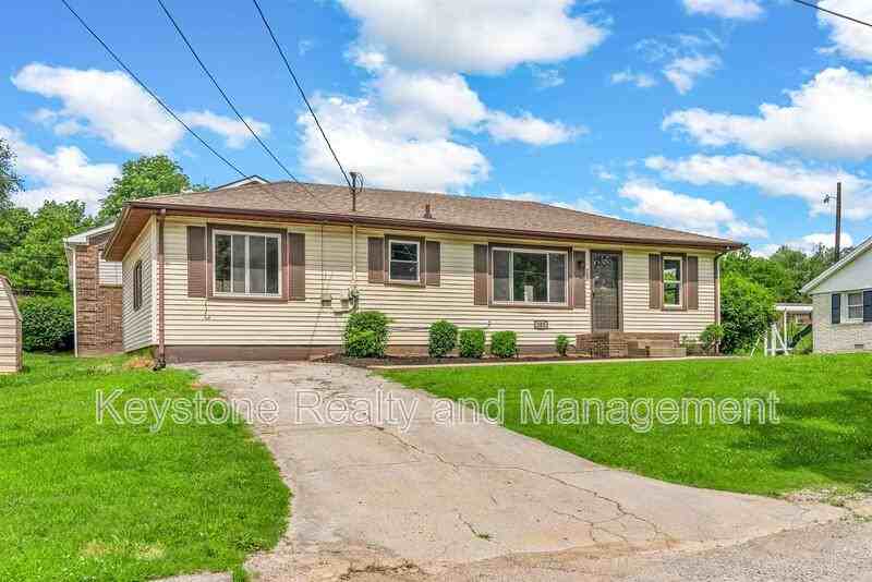103 Cayce Ave - Photo 2 of 16