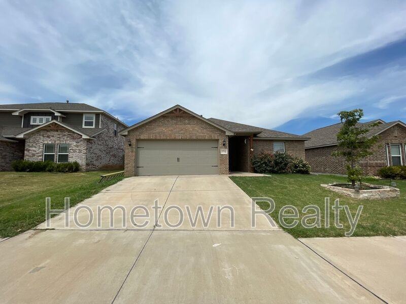 1712 Vermilion Ln - Photo 2 of 39
