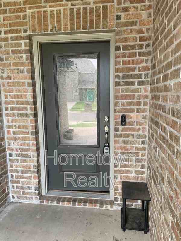 1712 Vermilion Ln - Photo 5 of 39