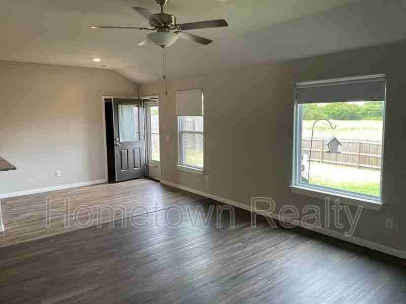 1712 Vermilion Ln - Photo 6 of 39