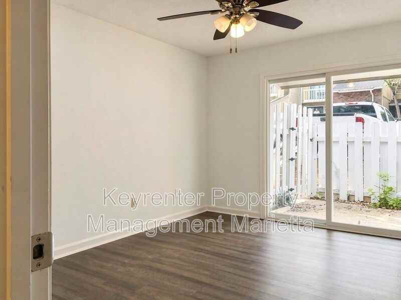 723 Hanover Ln Se - Photo 6 of 20