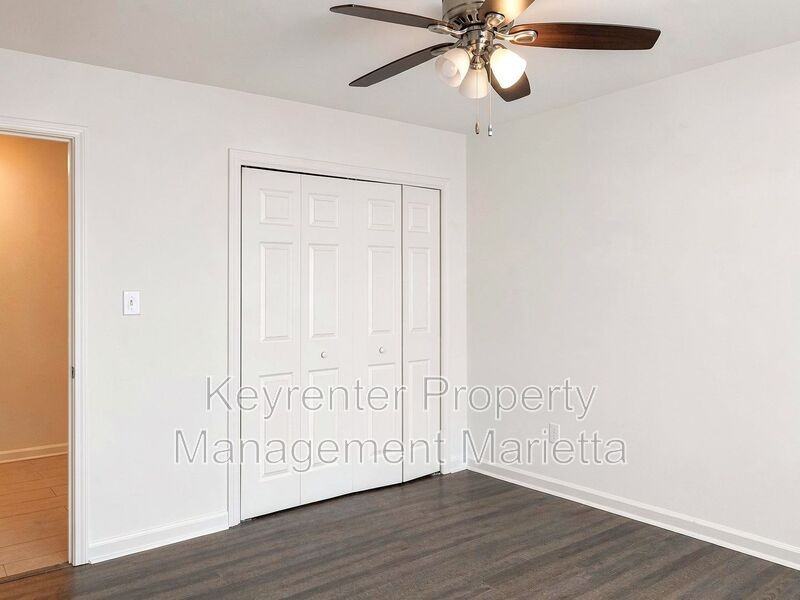 723 Hanover Ln Se - Photo 7 of 20