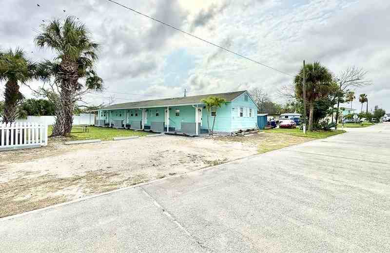 13207 3rd St E - Photo 4 of 28