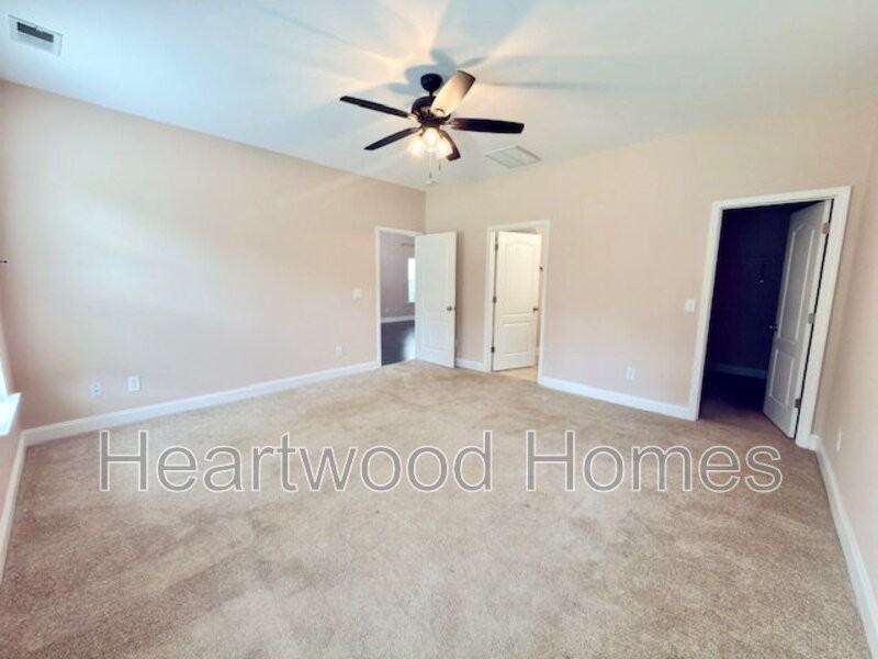 249 Blythe Creek Dr - Photo 5 of 43