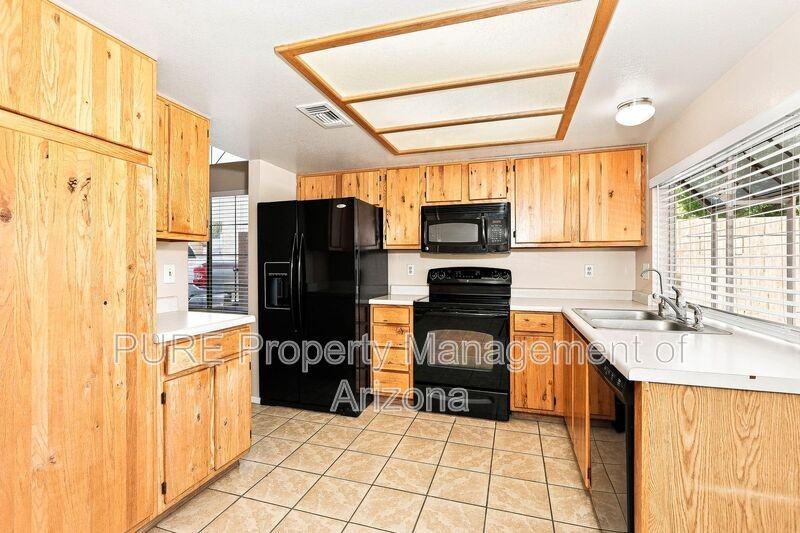 1151 N Cambridge St - Photo 7 of 23