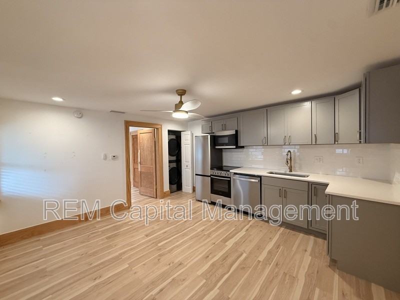 121 18th Ave N #5 - Photo 2 of 8