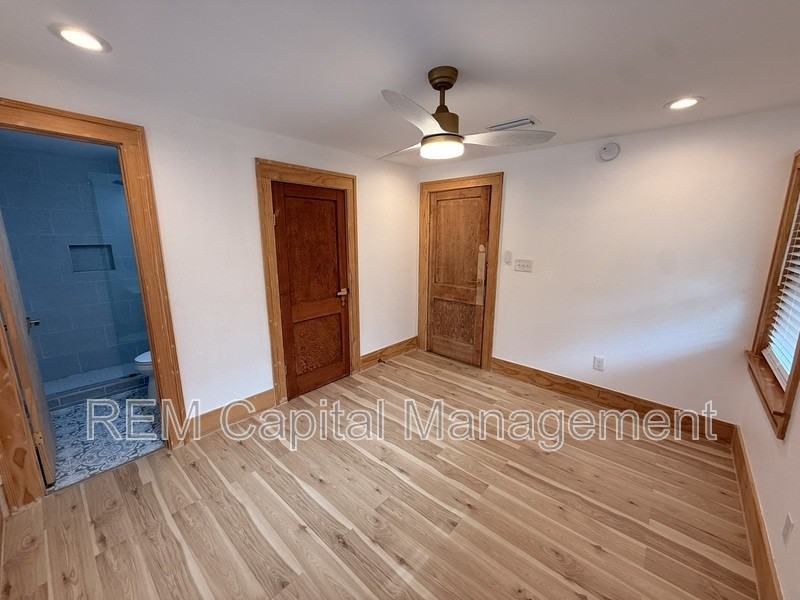 121 18th Ave N #5 - Photo 5 of 8