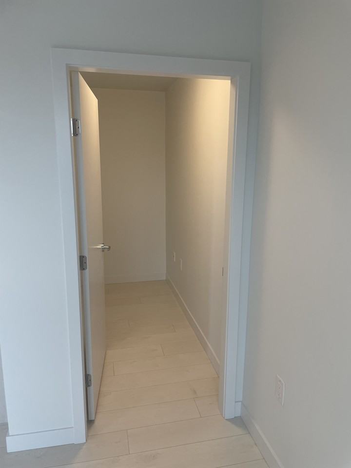 4928 Quebec Street #606 - Photo 7 of 9