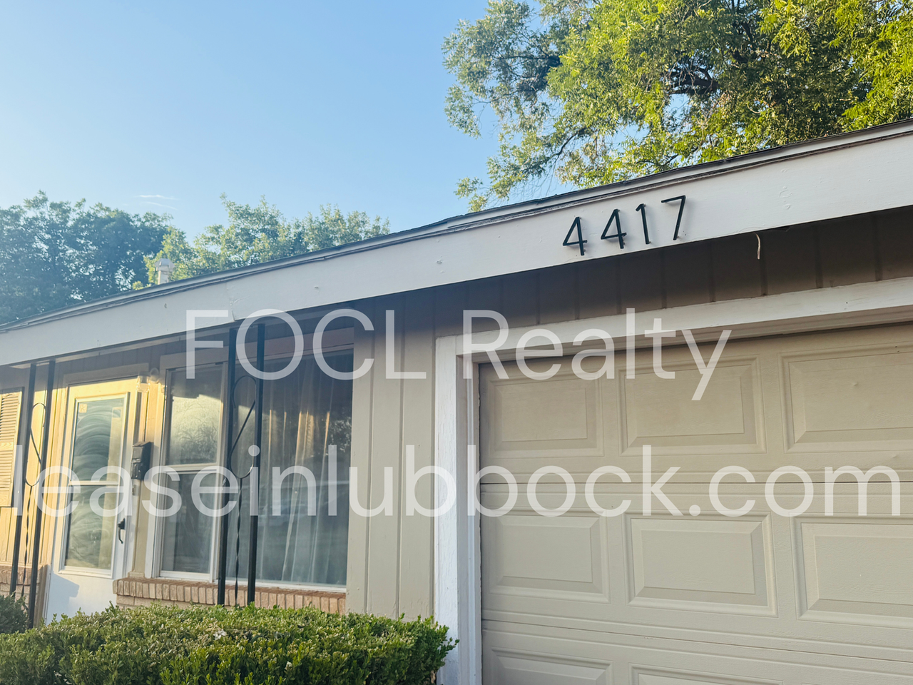 4417 43rd St - Photo 3 of 10
