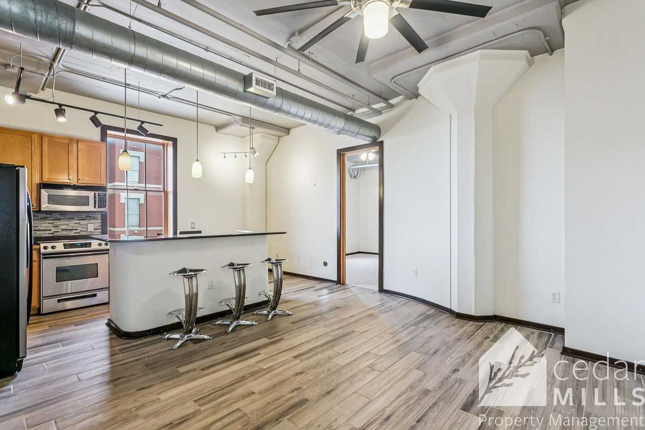 201 S Saint Francis Ave #502 - Photo 6 of 25