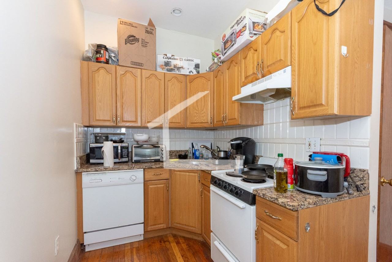 21 Gibbs St - Photo 2 of 6