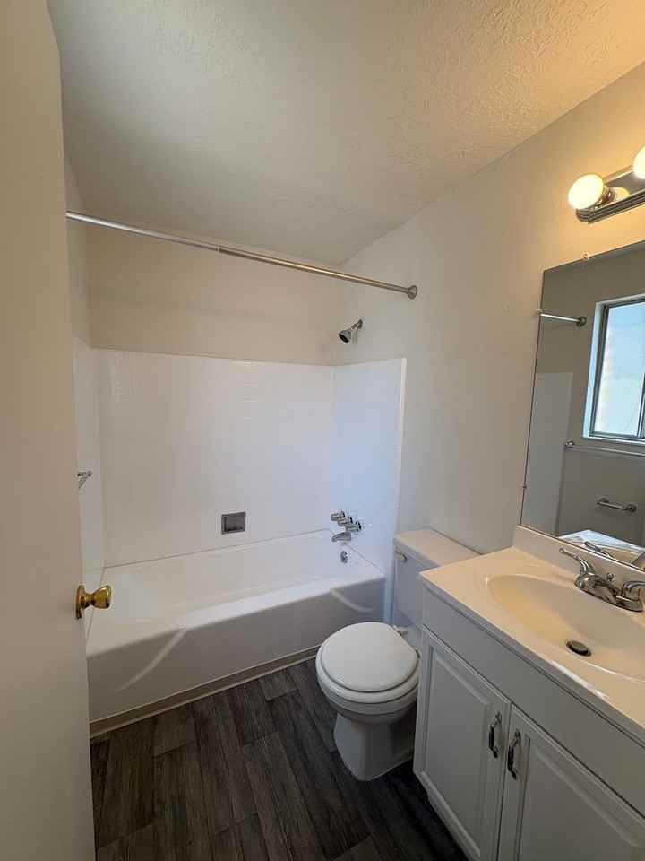 Victoria On C Street Apartments - Photo 4 of 12