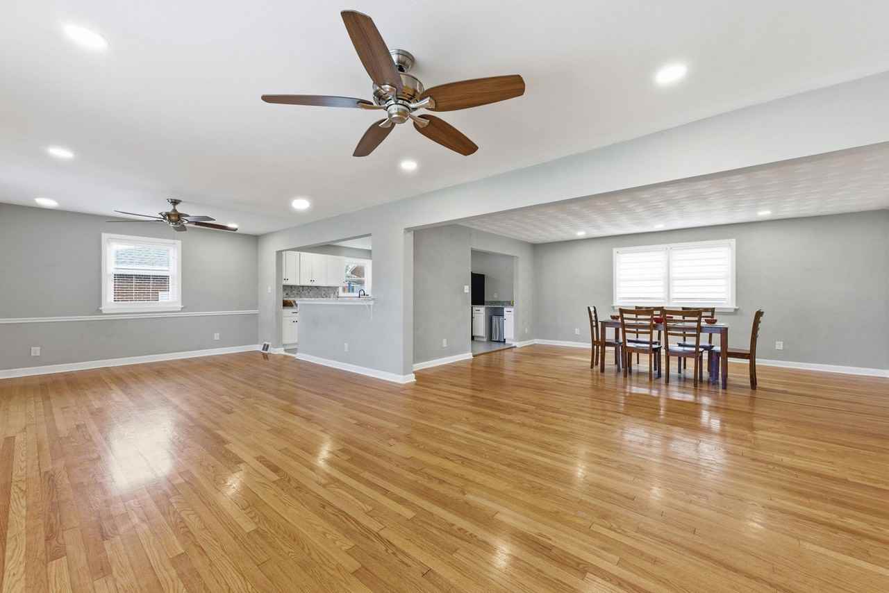 2725 Greendale Ave - Photo 5 of 32