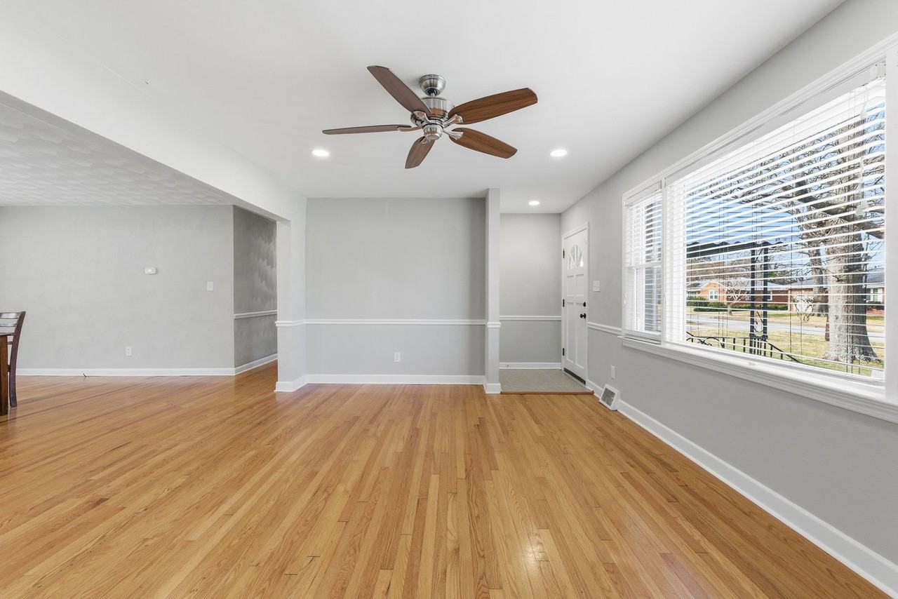 2725 Greendale Ave - Photo 6 of 32