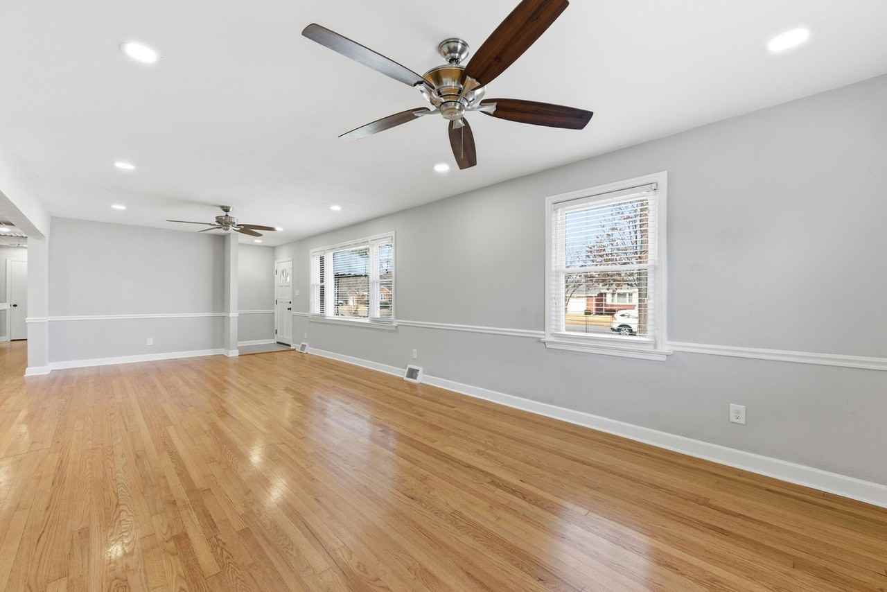2725 Greendale Ave - Photo 7 of 32