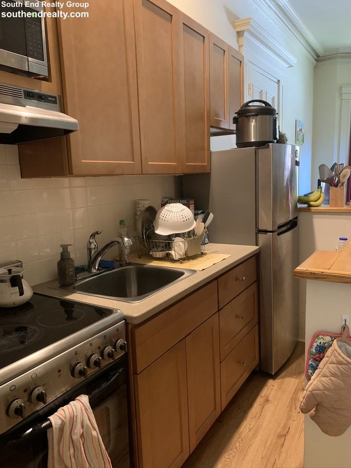 134 W Concord St #1 - Photo 2 of 33