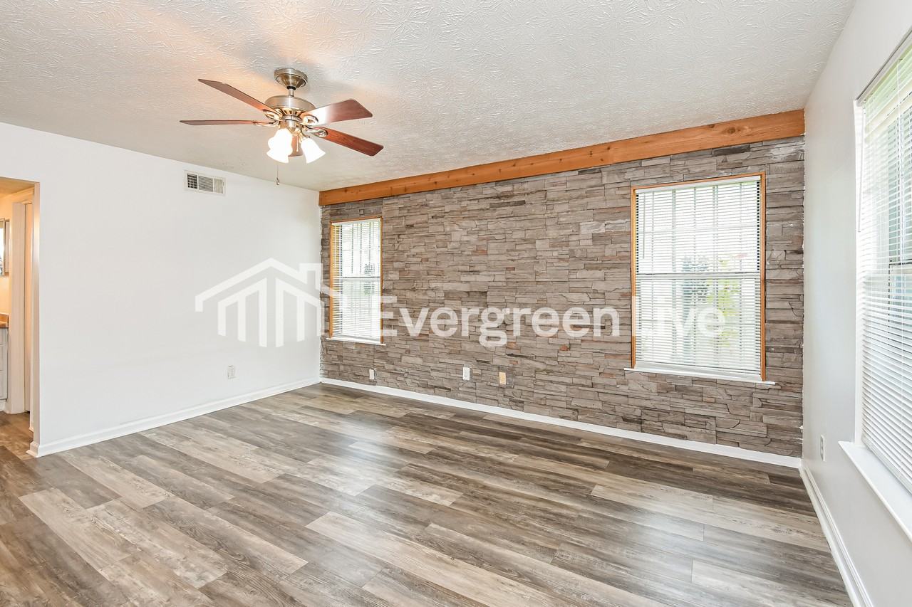668 Alex Way Sw - Photo 5 of 11