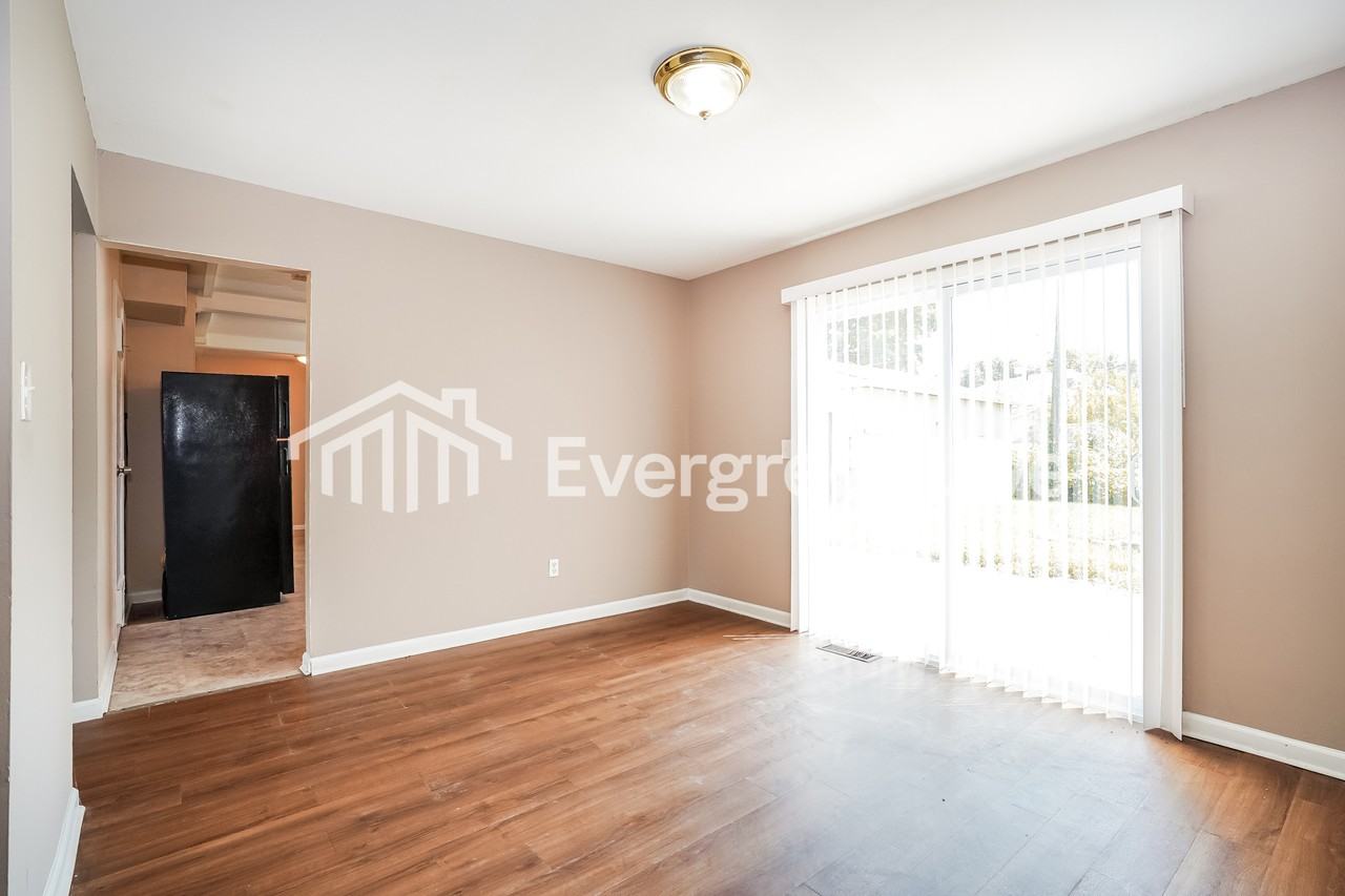 2116 Easthaven Dr - Photo 5 of 15