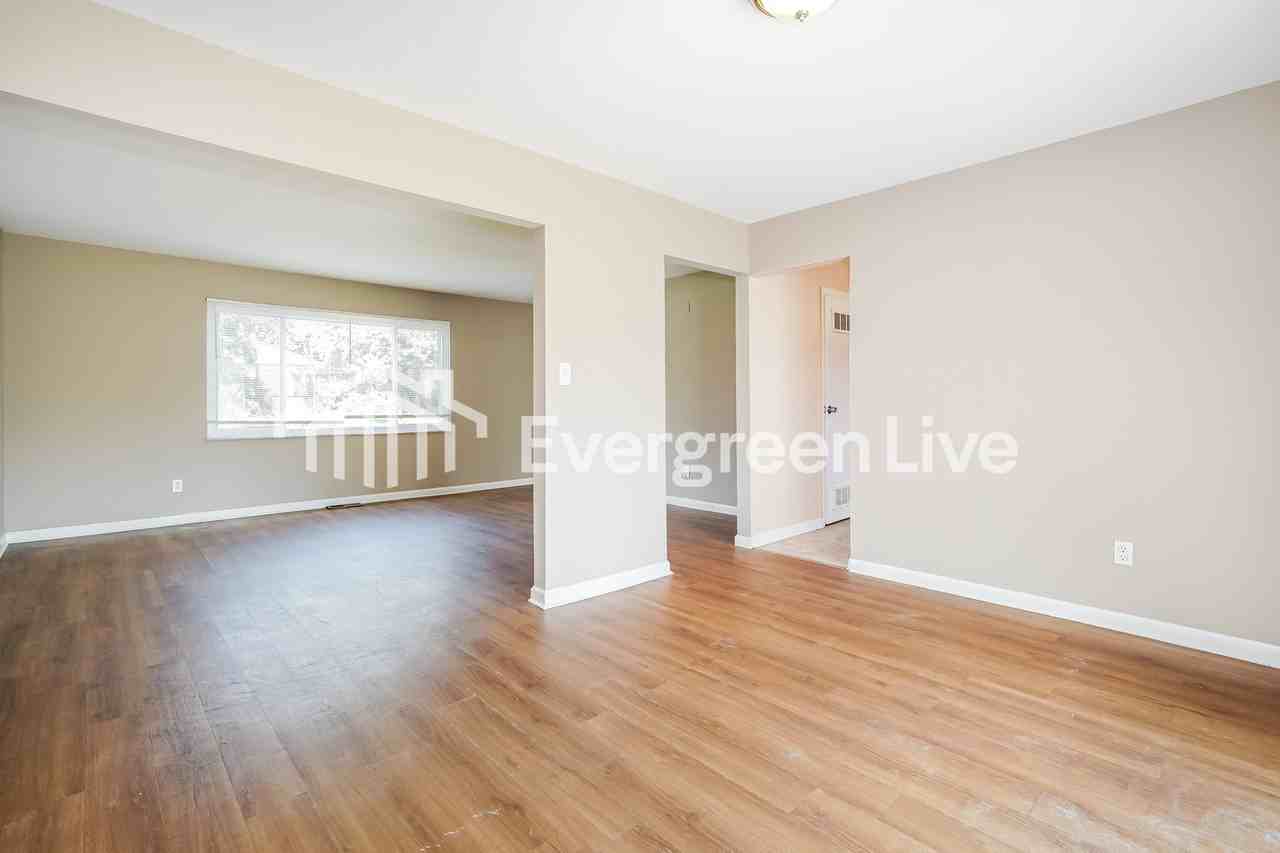 2116 Easthaven Dr - Photo 6 of 15