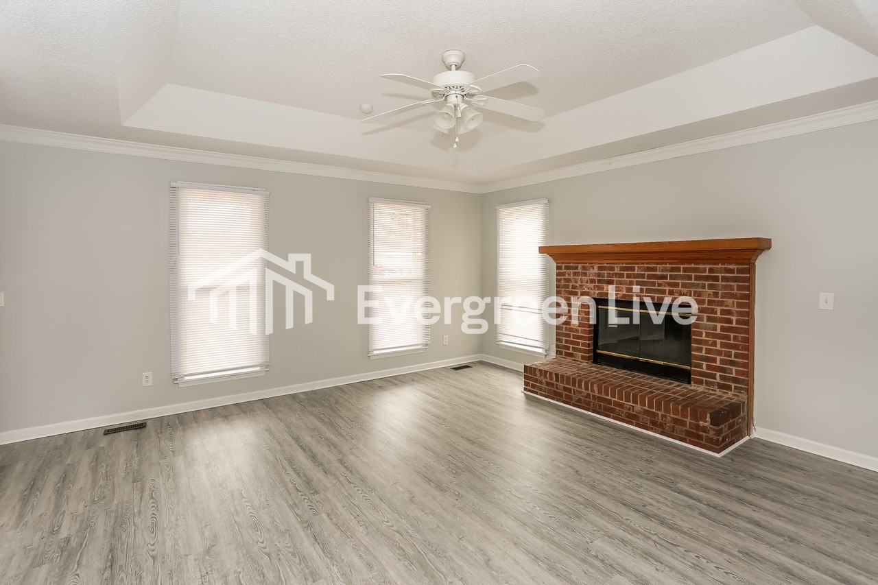 133 Shadeland Cir - Photo 2 of 10