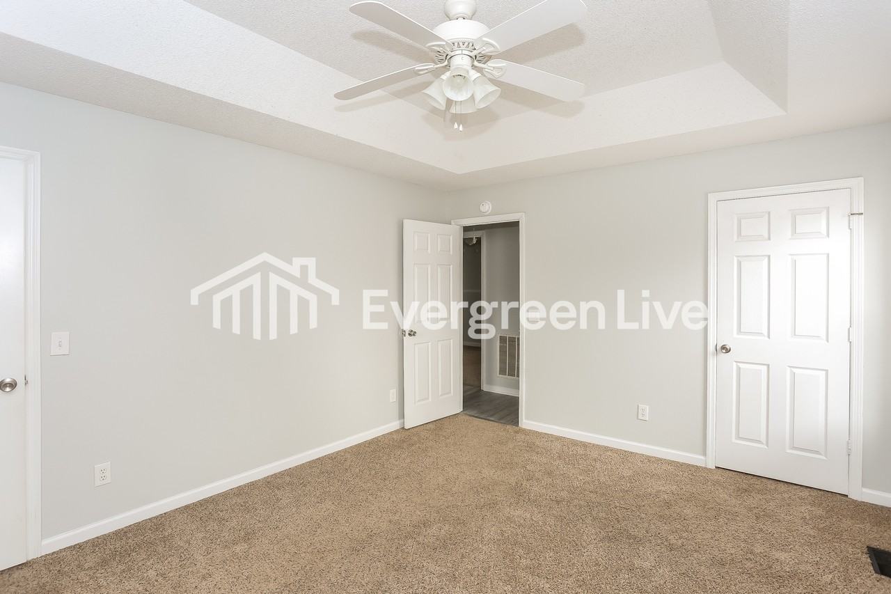133 Shadeland Cir - Photo 5 of 10