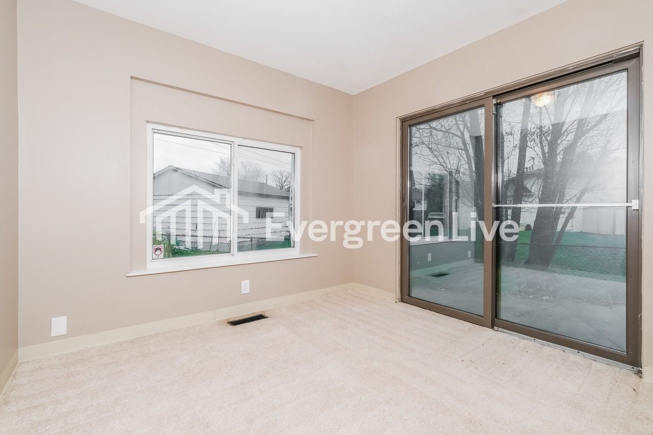 1356 Benvue Dr - Photo 7 of 15