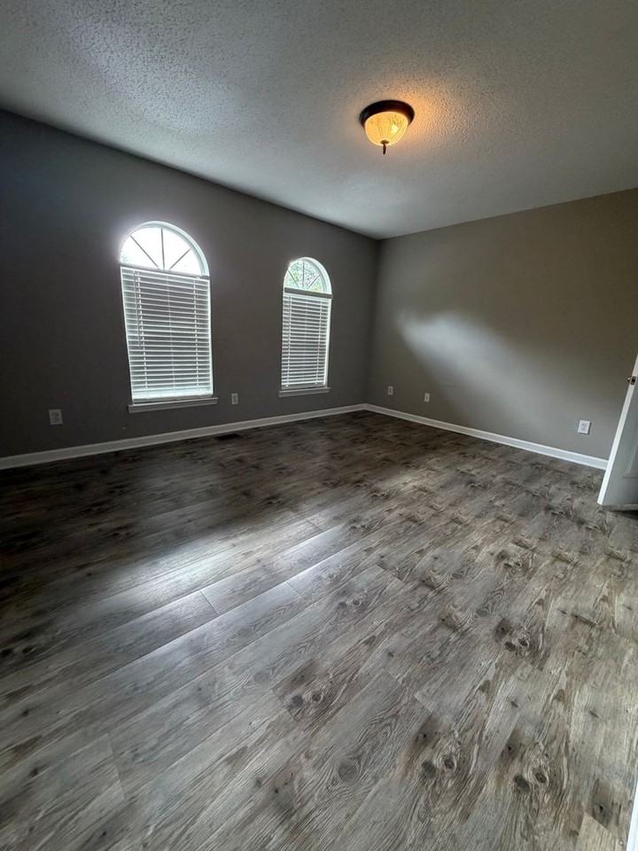 1701 W Oak Dr - Photo 3 of 27