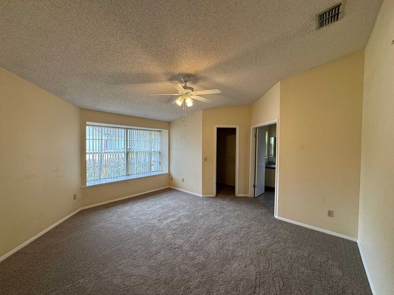 8055 Creedmoor Dr - Photo 3 of 12