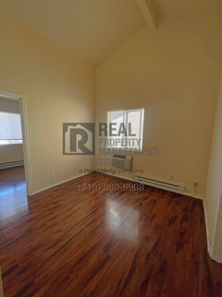 1713 Oakshire Ln #D - Photo 6 of 10
