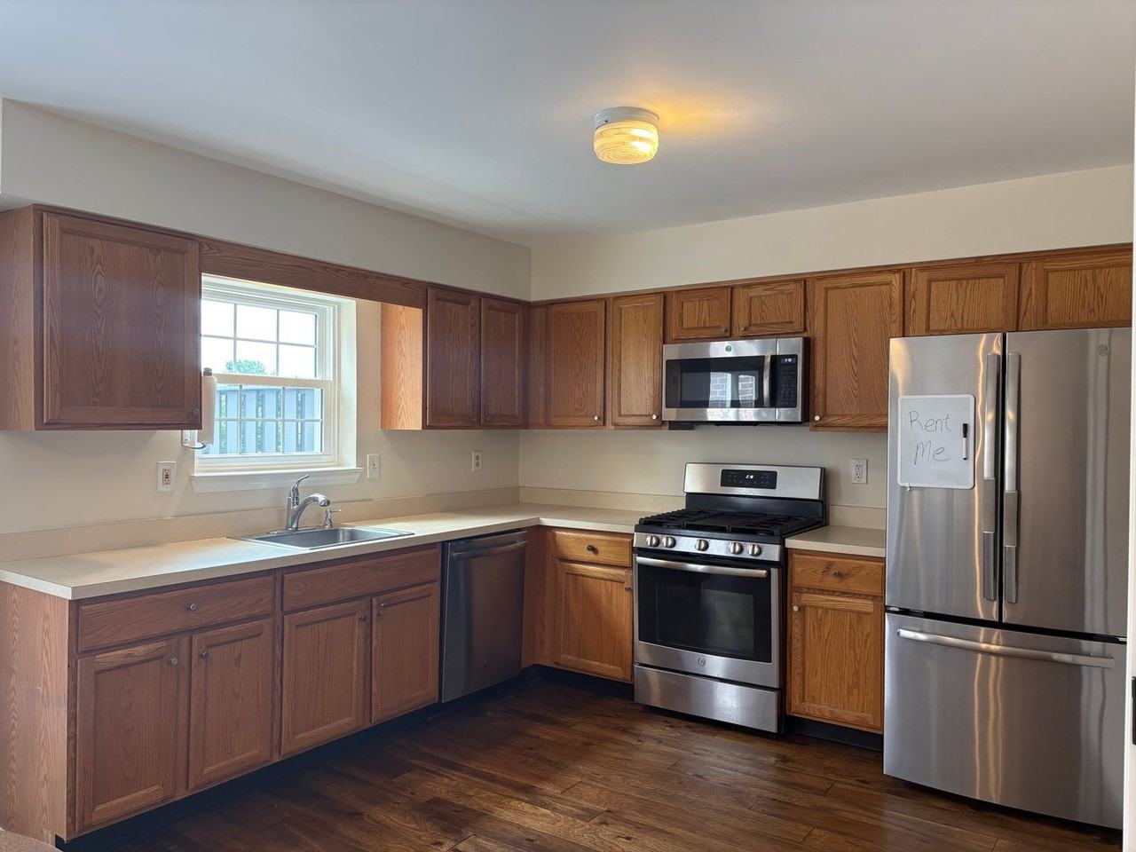 195 Longford Rd - Photo 6 of 16